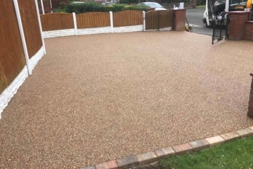 An image of a pressure washed driveway in Croydon